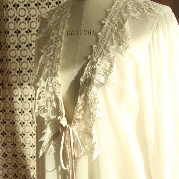 Vintage 1980s 1990s White Peignoir, SZ P Wisteria by Diane Samandi "Jackie" Robe - Picture 10 of 12